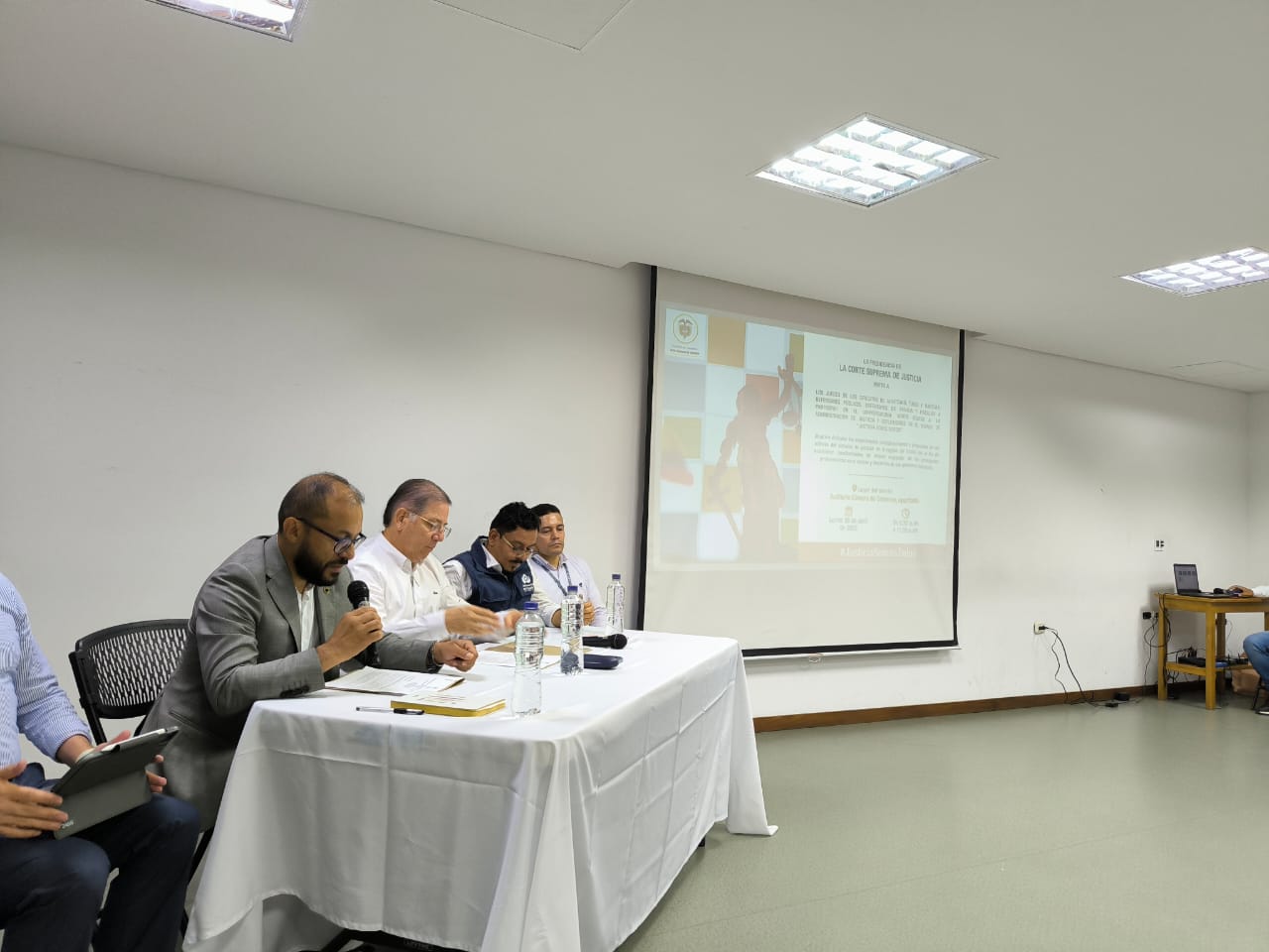 Asistieron al evento, jueces, fiscales, procuradores y defensores de Apartadó, Dabeiba y Turbo.